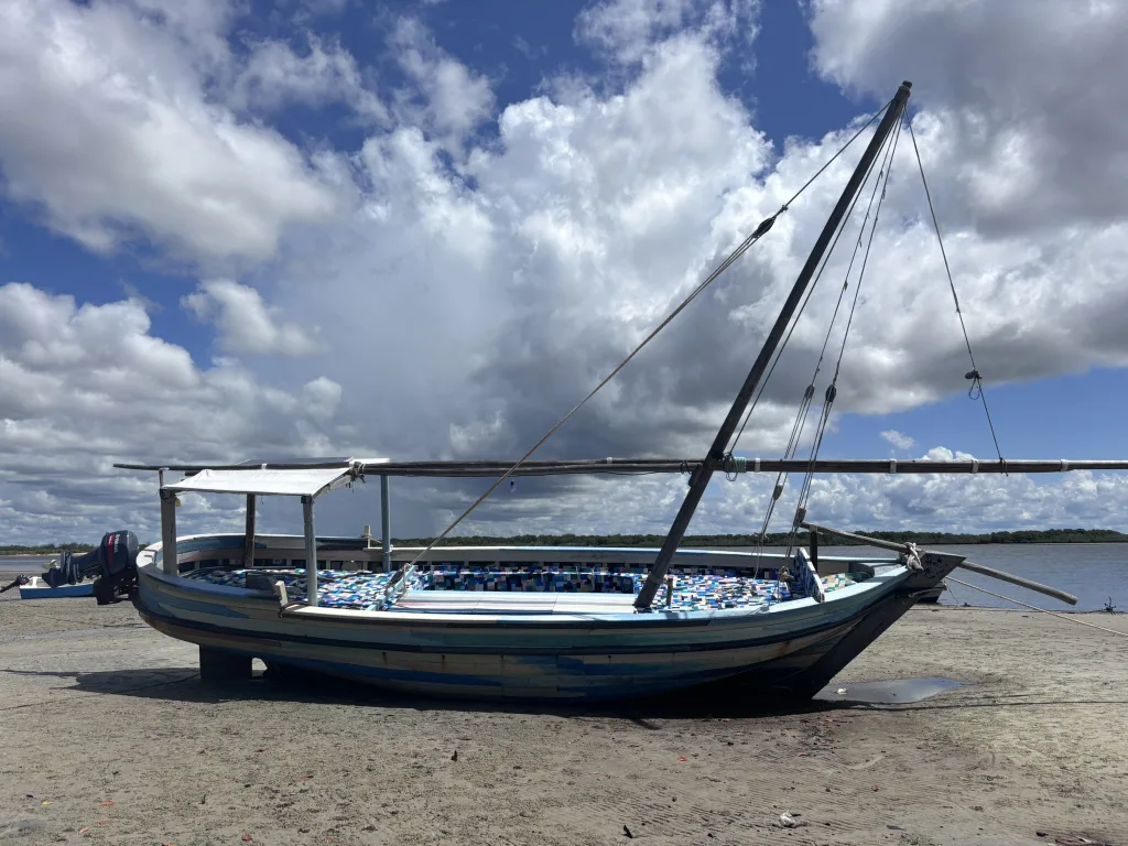 Flip flop Dhow